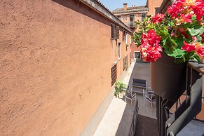 Design Palace Apartments