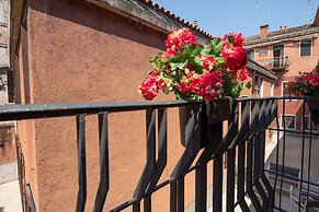 Design Palace Apartments