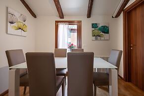 Design Palace Apartments