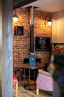 The Cromwell Arms