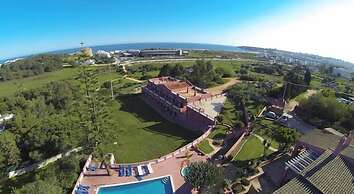 Inn Seventies Cheap & Chic