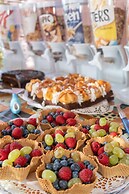 Inn Seventies Cheap & Chic