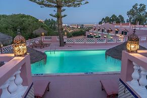 Inn Seventies Cheap & Chic