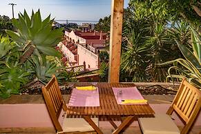 Inn Seventies Cheap & Chic