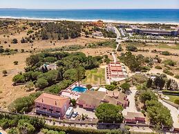 Inn Seventies Cheap & Chic