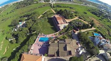 Inn Seventies Cheap & Chic