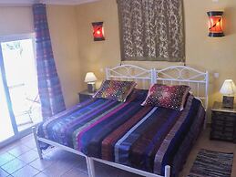 Inn Seventies Cheap & Chic