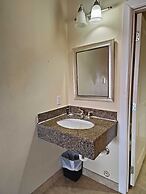 Westwood Inn by OYO Gonzales TX