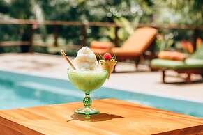 Mariposa Jungle Lodge