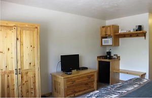 Wagon Wheel Restaurant Bar and Motel