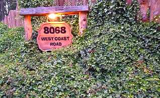 Handsome Dan's at Otter Point