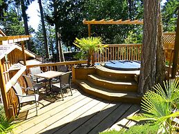 Handsome Dan's at Otter Point