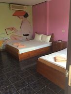 Baan Talay Guesthouse & Dormitory