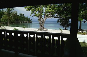 Thresher Cove Dive Resort