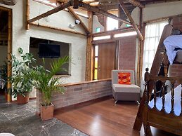 Hostal Colibrí Aeropuerto - Hostel