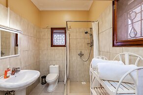 2 Friends Beach Hotel