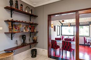 2 Friends Beach Hotel