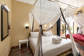 2 Friends Beach Hotel