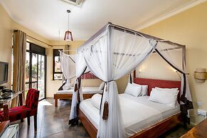 2 Friends Beach Hotel