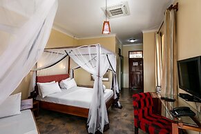 2 Friends Beach Hotel