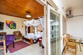 2 Friends Beach Hotel