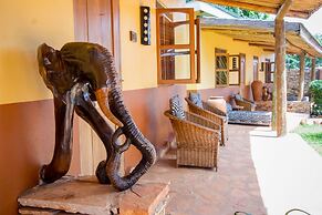 2 Friends Guest House