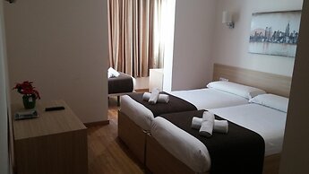 Hostal Barcelona Travel