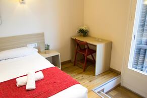 Hostal Barcelona Travel