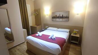 Hostal Barcelona Travel