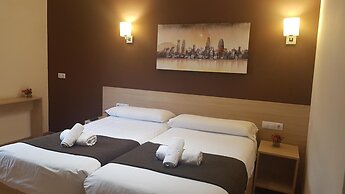 Hostal Barcelona Travel