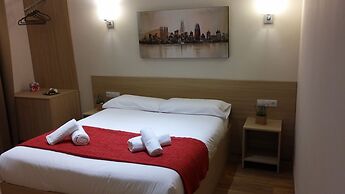 Hostal Barcelona Travel