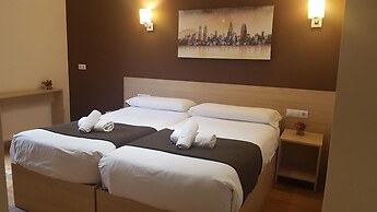 Hostal Barcelona Travel