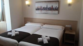 Hostal Barcelona Travel