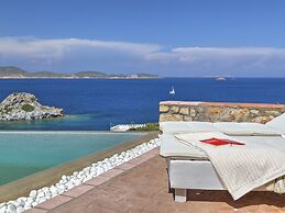 Eirini's Luxury Hotel Villas