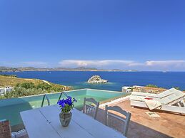 Eirini's Luxury Hotel Villas