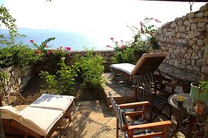 Eirini's Luxury Hotel Villas