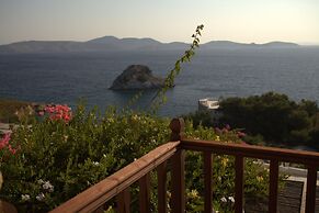 Eirini's Luxury Hotel Villas