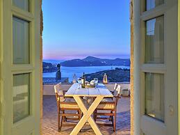 Eirini's Luxury Hotel Villas