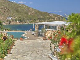 Eirini's Luxury Hotel Villas