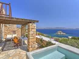 Eirini's Luxury Hotel Villas