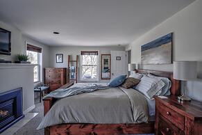 Finlay House Bed and Breakfast Niagara - on - the - Lake