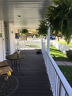 Finlay House Bed and Breakfast Niagara - on - the - Lake