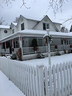 Finlay House Bed and Breakfast Niagara - on - the - Lake