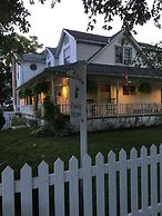 Finlay House Bed and Breakfast Niagara - on - the - Lake