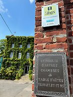 Logis Hôtel-Restaurant Le Moulin D'Artres