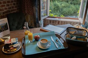 Logis Hôtel-Restaurant Le Moulin D'Artres