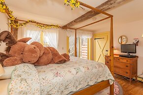 The Inn at Buck Hollow Farm