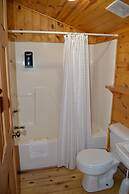 No Name City Luxury Cabins & RV