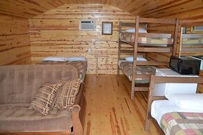 No Name City Luxury Cabins & RV