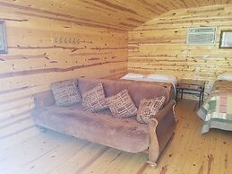 No Name City Luxury Cabins & RV